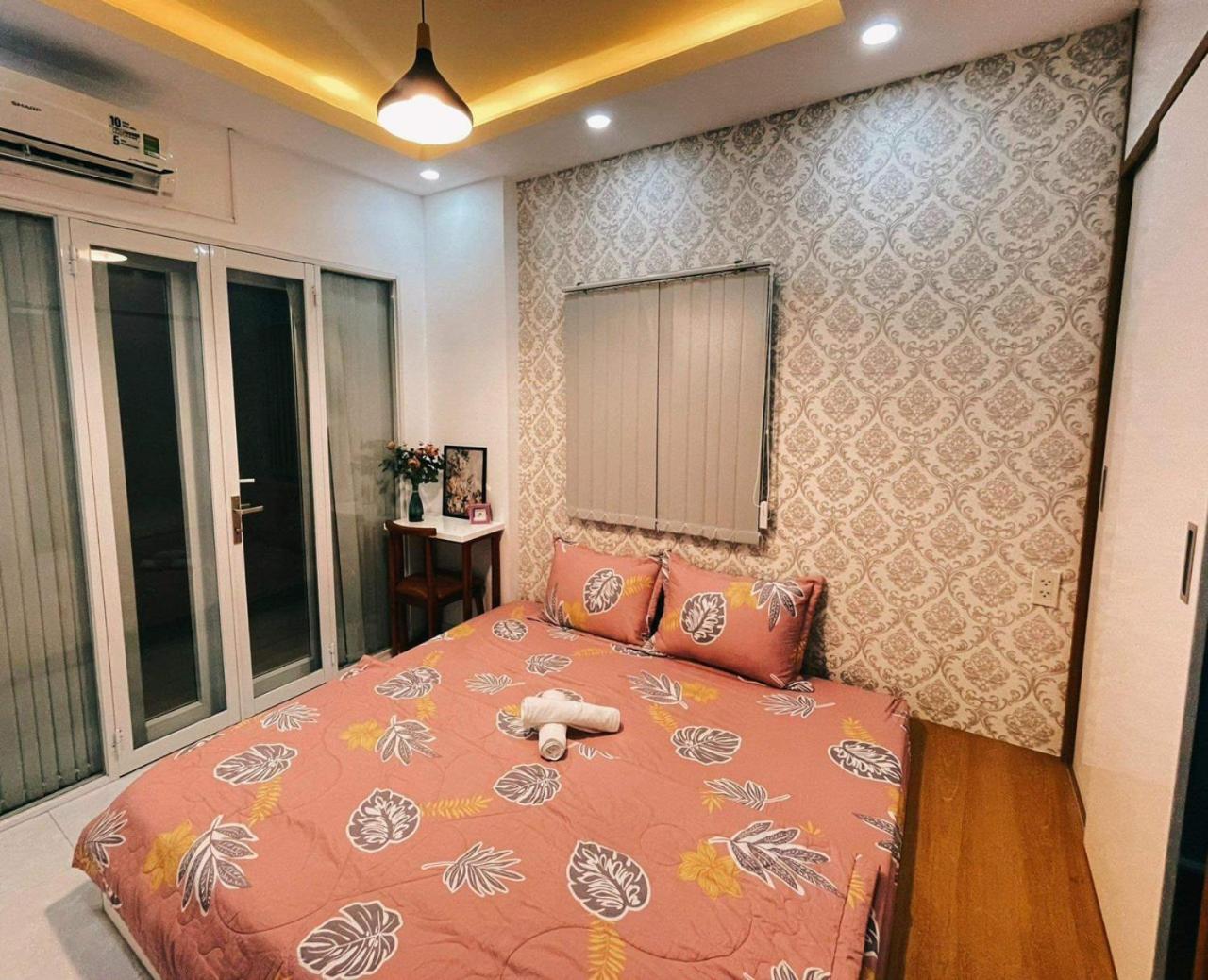 Luna Bùi Viẹn Street Quạn 1 - Hò Chí Minh * Ho Chi Minh City